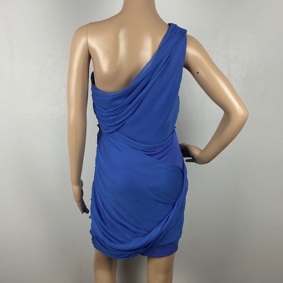 ALICE + OLIVIA BLUE ONE-SHOULDER CHIFFON DRAPED MINI DRESS - Picture 9 of 12